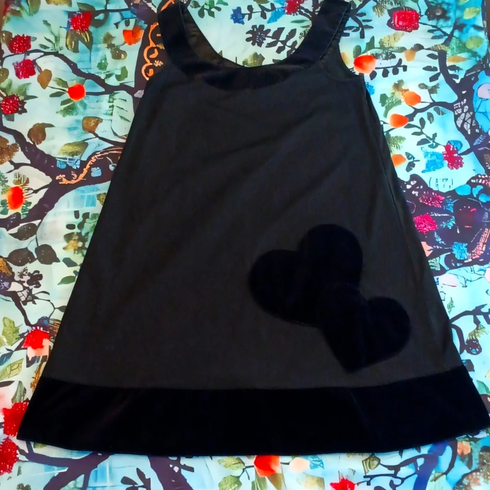 Black Dress with Velvet Harts - Picture 1 of 3